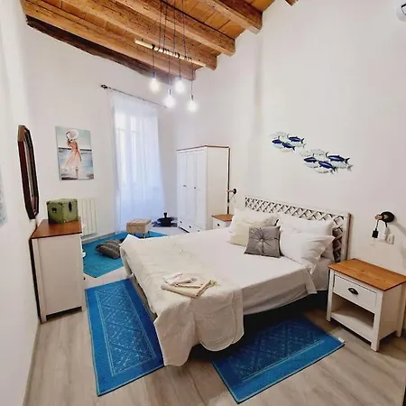 Lägenhet Virgilio House Cagliari